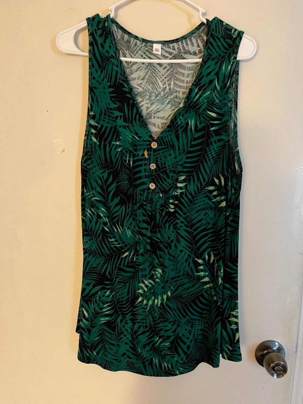 Amazon Sleeveless Top Size XL